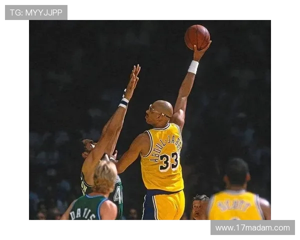 卡里姆阿布杜尔贾巴尔的传奇人生与篮球艺术的巅峰之路