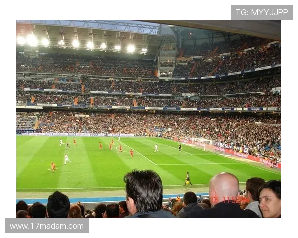 伊克尔卡西利亚斯传奇门神的辉煌岁月与足球生涯全景回顾