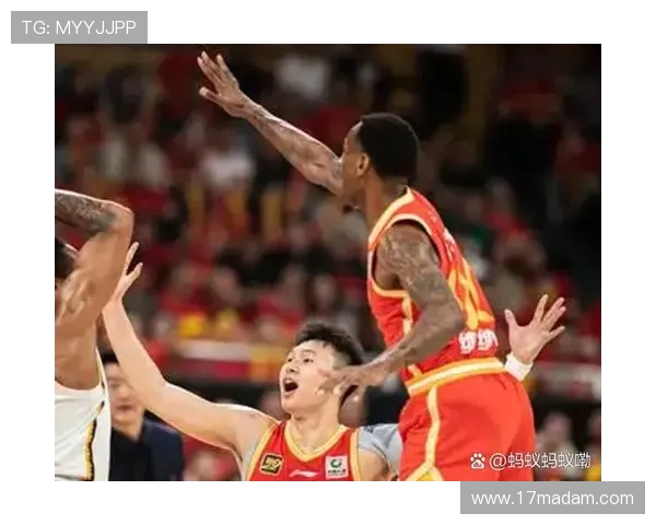 重庆篮球队个人能力之争引发热议球迷观点各异