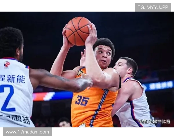 CBA焦点战北京北控迎战上海队期待精彩对决与球员表现